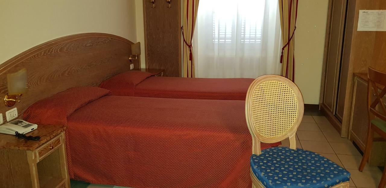נוברה Hotel La Cupola מראה חיצוני תמונה