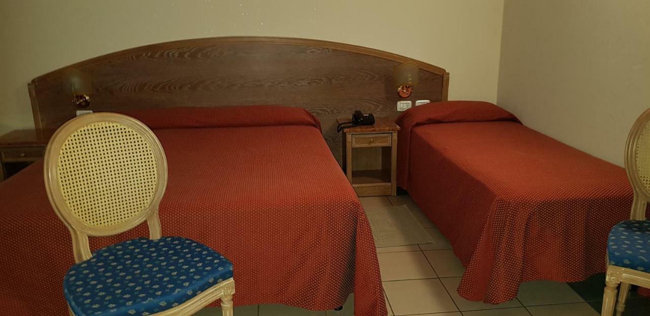 נוברה Hotel La Cupola מראה חיצוני תמונה
